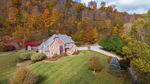 Mountain Gem House in Watauga