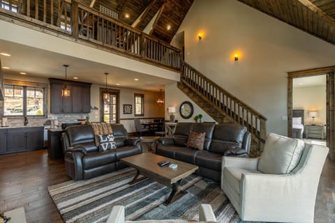 Grayling Lodge at Eagles Nest House in Beech Mountain