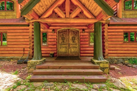 Big Elk Lodge at Eagles Nest House in Beech Mountain