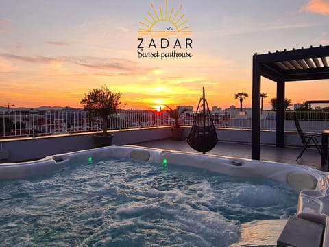 Hot Tub, Hot Tub, Swimming pool, Sunset