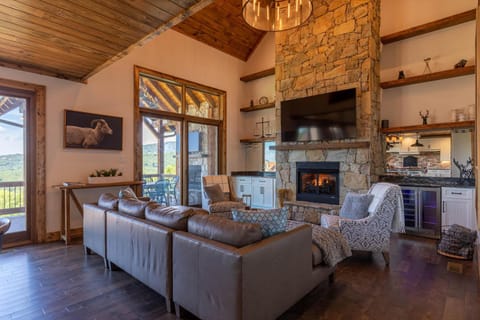 Breezeway Lodge at Eagles Nest House in Beech Mountain