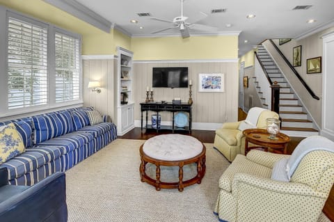 Short Walk to Beach Club, Close to Seaside 3BR Home & Carriage House home Maison in Seaside