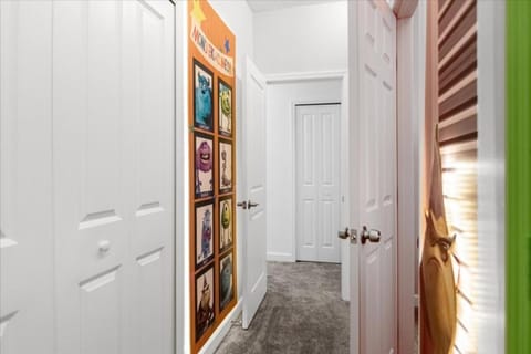 6 Bedroom- 5 Bathroom Storey Lake 2660 Ss Haus in Kissimmee