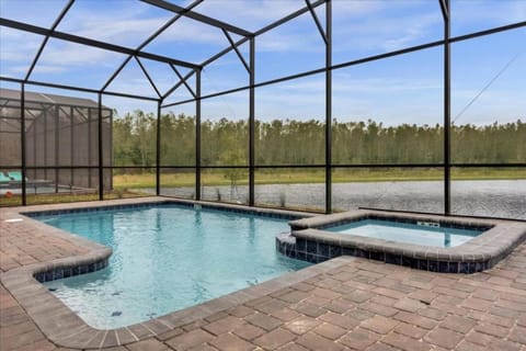 9 Bedrooms 5 Bathrooms Storey Lake 4272 Pw House in Kissimmee