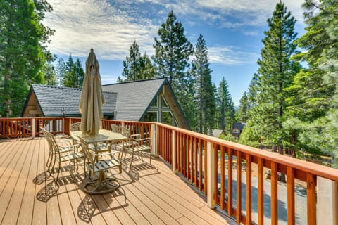 Pet-Friendly California Cabin with Beach Access Maison in Lake Almanor West