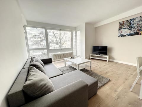 tirou 3 centre Brussels-charleroi-airport Condo in Charleroi