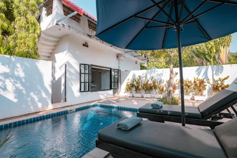 Seating area, Pool view, Swimming pool