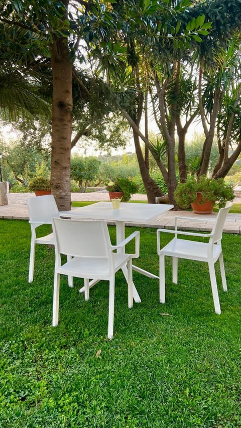 Garden, Dining area, Garden view