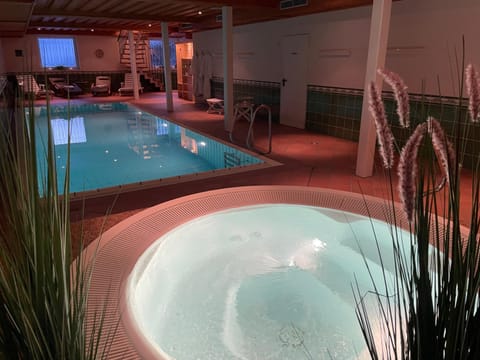 Hot Tub, Pool view