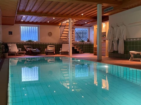 Sauna, Swimming pool