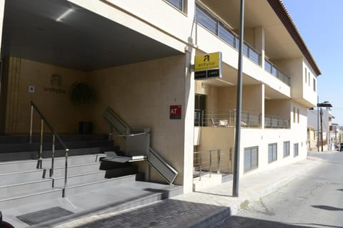 Facade/entrance