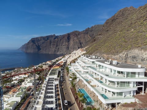 Property building, Bird's eye view, Balcony/Terrace, Swimming pool