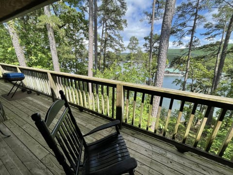 C8, Two bedroom, two bath log-sided, lake view luxury cottage with hot tub cottage House in Lake Ouachita