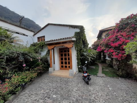 Property building, Garden, Garden view, Mountain view