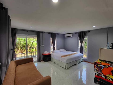 family resort House in Ko Phayam