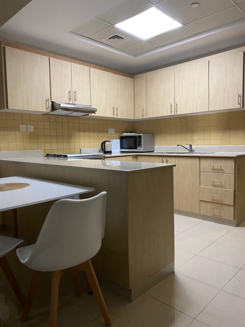 Kitchen or kitchenette, Dining area, minibar, pet friendly, stove