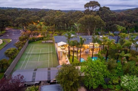 Day, Natural landscape, Bird's eye view, Squash, Tennis court