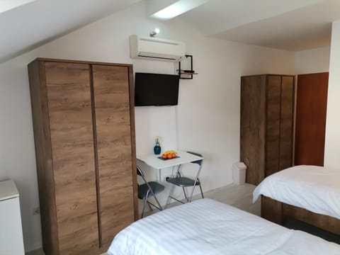 TV and multimedia, Bedroom, wardrobe, air conditioner