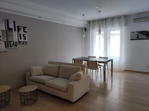 Living room, air conditioner