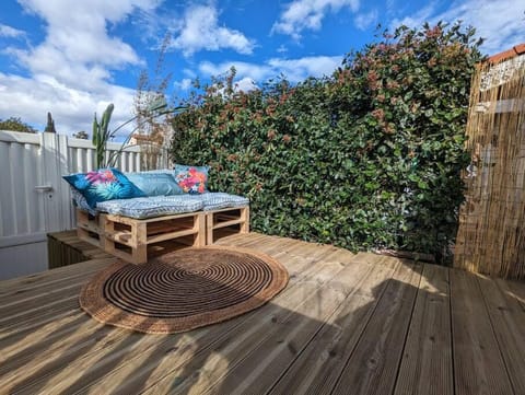 Balcony/Terrace, Garden view