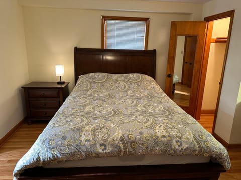 J2 Pleasant Queens Size room near St. Peter's hospital & New Brunswick Downtown Alquiler vacacional in New Brunswick