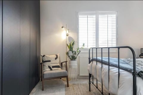 No.1 Universal House - Double Bedroom Apartment Appartamento in Bromley