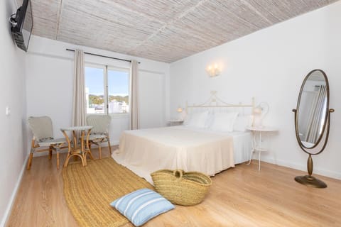 Can Beia Hostal Boutique Bed and Breakfast in Sant Antoni Portmany