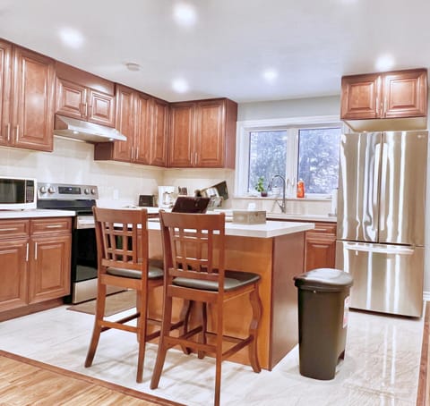 Kitchen or kitchenette, Dining area, dishwasher, minibar, pet friendly, stove, toaster