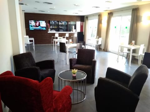 Communal lounge/ TV room, Lounge or bar