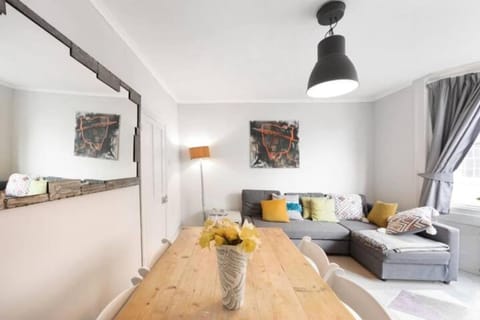 Heart of the beautiful Old Town Apartment in Hastings