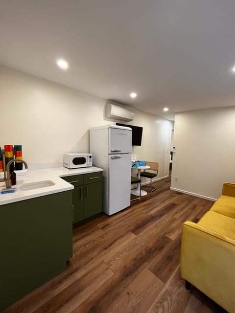 TV and multimedia, Kitchen or kitchenette, Living room, Seating area, pet friendly