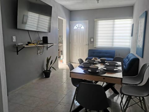 TV and multimedia, Seating area, Dining area