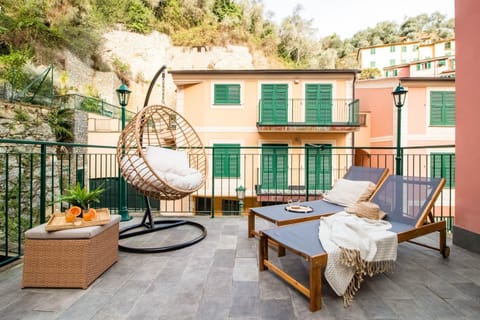 Patio, Balcony/Terrace, sunbed