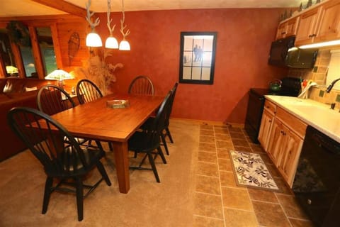 Seven Springs Stoneridge 3 Bedroom Standard Condo, Ski-In Out, Single Level! condo Appartamento in Seven Springs