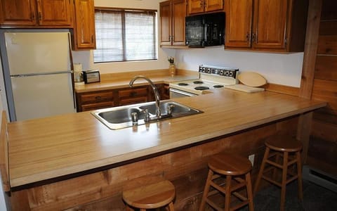 Seven Springs Swiss Mountain 3 Bedroom Standard Condo, Sleeps 8! condo Condominio in Seven Springs