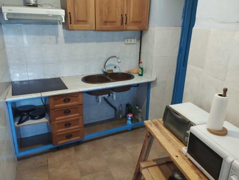 Kitchen or kitchenette, minibar, pet friendly, stove