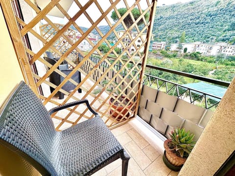 Day, Natural landscape, View (from property/room), Balcony/Terrace, Mountain view