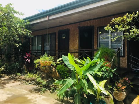Pinaluyan Guest House Alojamiento y desayuno in Puerto Princesa