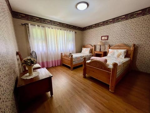 F16 Luxury Cabin style Country Homes Camp John Hay House in Baguio