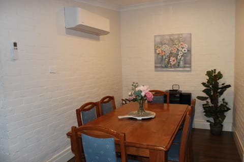 The Cosy House - Central Albury House in Wodonga