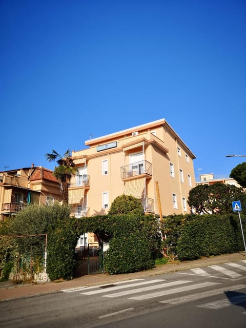 Property building, Day, Neighbourhood, Street view