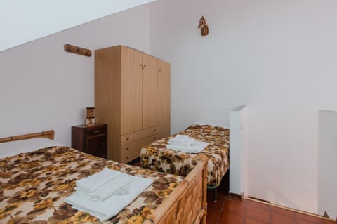Ca' Mirò Quiet Apartment - with Private Garage Apartment in Framura
