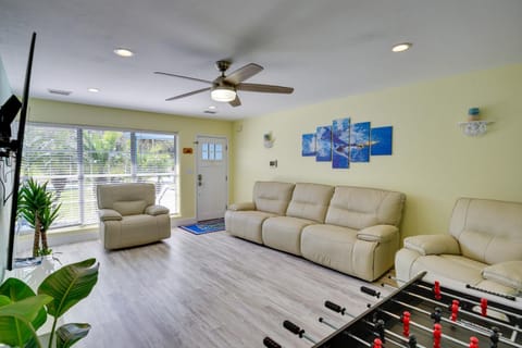 Riverfront Port Orange Home with Dock and Slip! Casa in Ponce Inlet