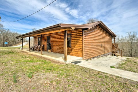 Rustic Cabin in Roaring River State Park! Haus in Roaring River Township