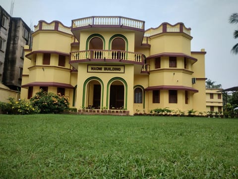 Property building, Day, Natural landscape, Garden, Garden view, Landmark view