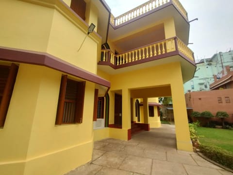 Property building, Day, View (from property/room), Balcony/Terrace