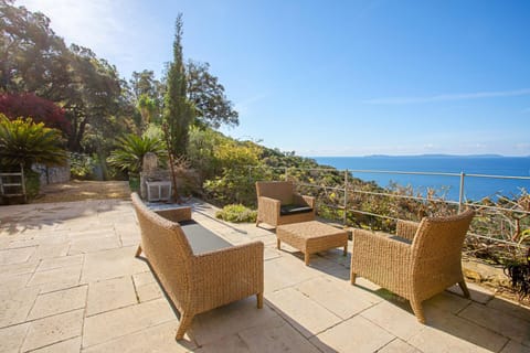 Vue sur les Iles d'or Villa in Cavalaire-sur-Mer