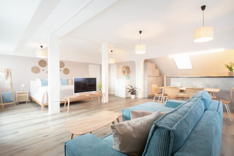 TV and multimedia, Living room, Seating area