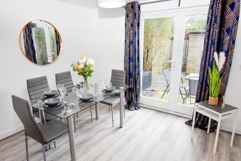 Dining area, Garden view