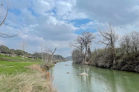 Grand River Retreat House in Canyon Lake